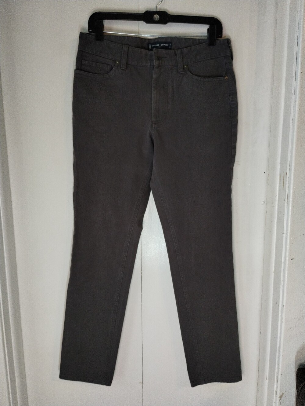 Everlane Uniform Slim Fit Jeans in Charcoal
